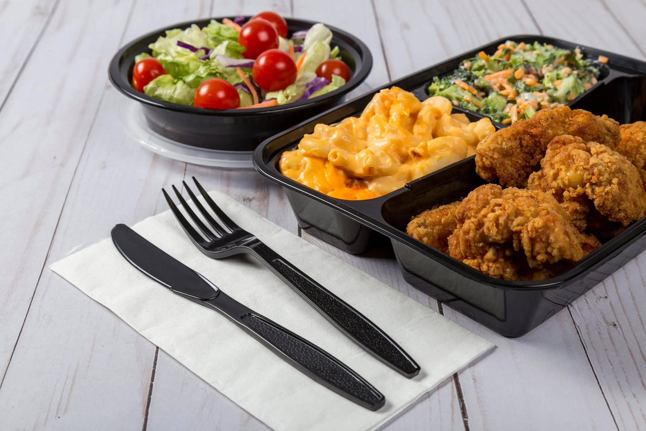 3 Compartment 33 oz. Rectangular Black Containers and Lids, Case of 150